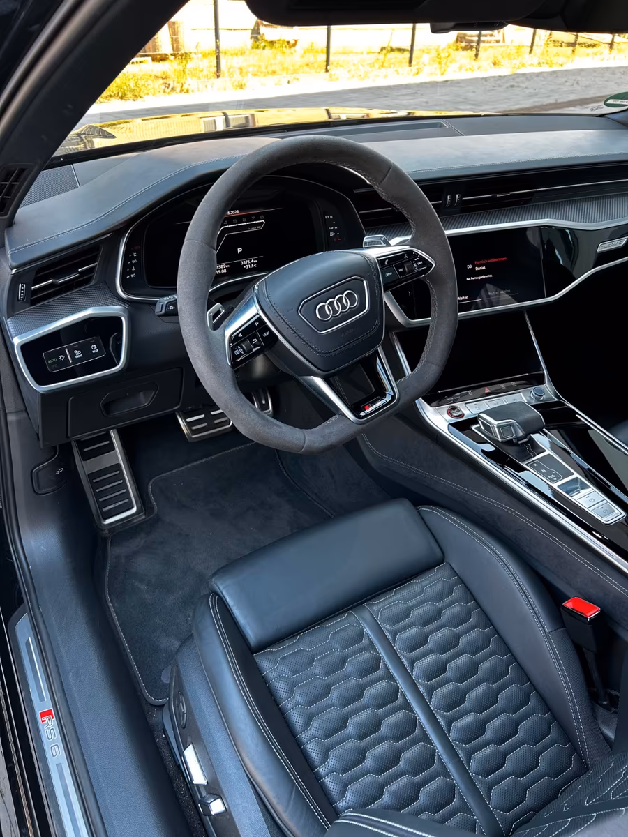 Audi RS6 Performance — interiör i Nappa/Alcantara med Virtual Cockpit